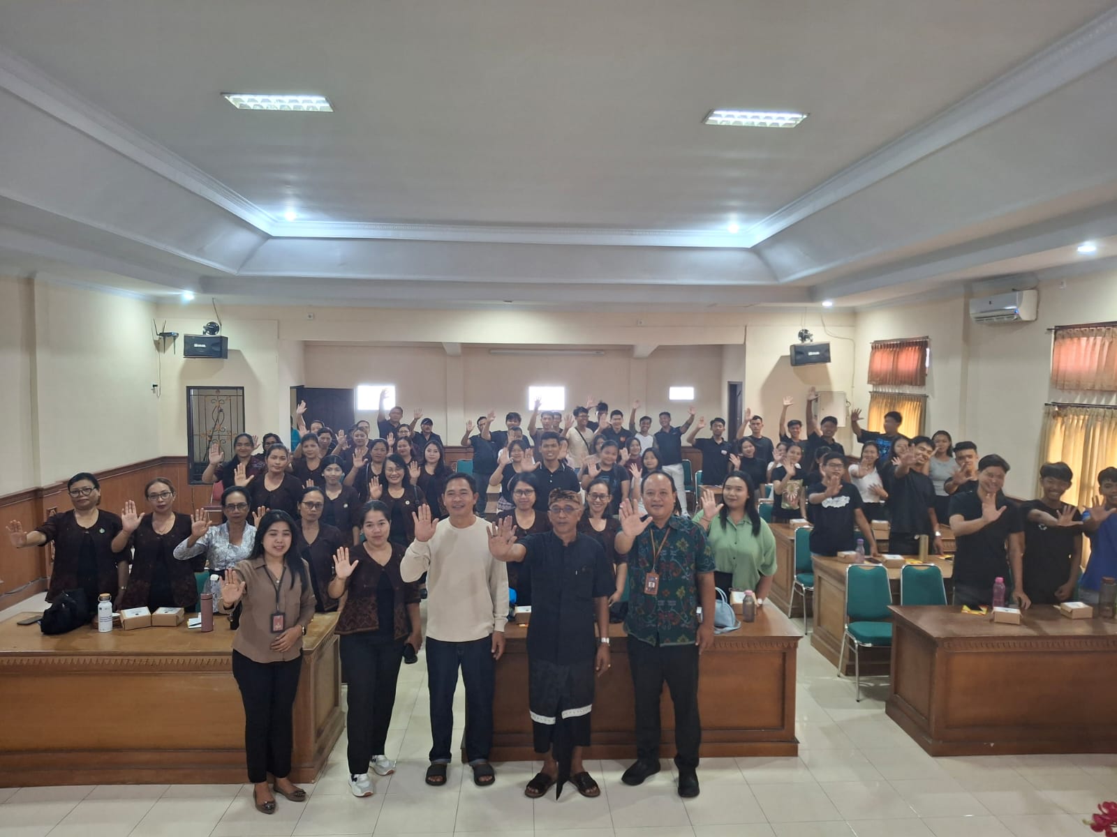 Sosialisasi mengenai Bahayanya Narkoba, HIV, AIDS dan KDRT Bagi Generasi Muda Dan PKK Desa Jagapati